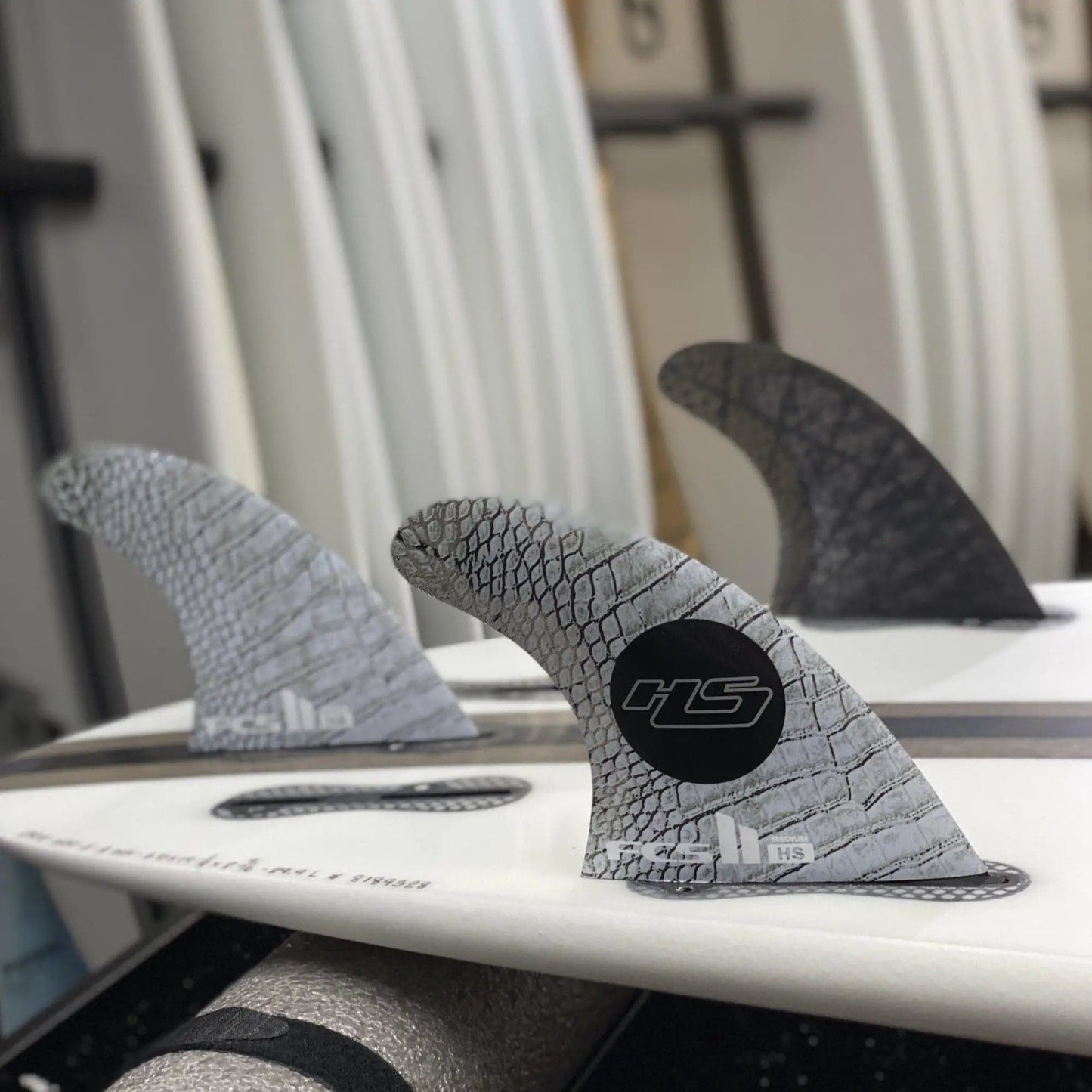 FCS II THRUSTER Hayden Shapes PC Carbon Medium Reactor Template 3 - hawaii