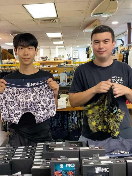 🩲モスコバからやっとニューデザインが届いたので新コンビの2人からカミカミでお知らせ🩲 - Hawaiian South Shore