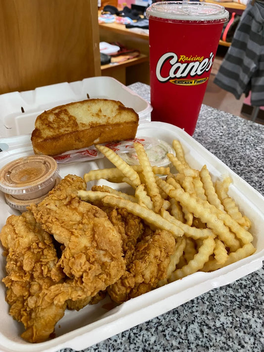🍗晴れた〜　アラモアナフードコート今日はガラガラ🍗 - Hawaiian South Shore
