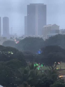 😱また　雨　今日は特に凄い雨😱 - Hawaiian South Shore