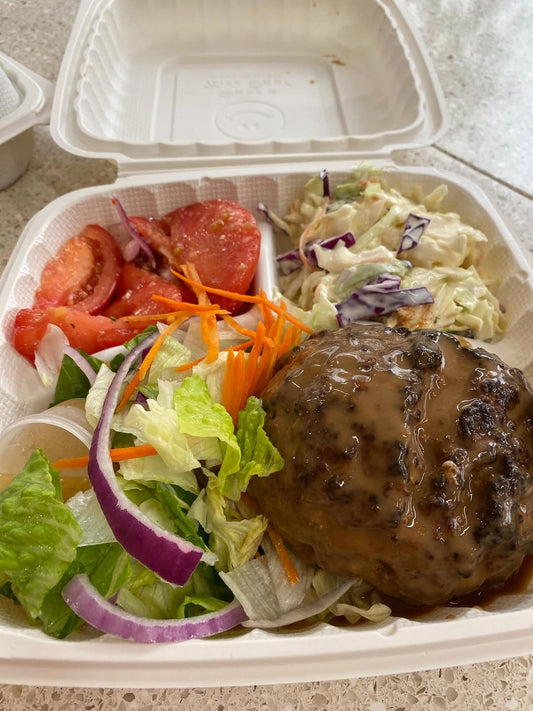 🍖日曜日のアラモアナのフードコート　今日は一押しのここのハンバーグ🍖