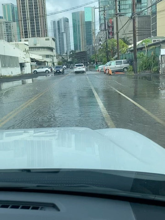 🌀やっと　通り過ぎたけど　まだイマイチの天気　蒸し暑い🌀 - Hawaiian South Shore