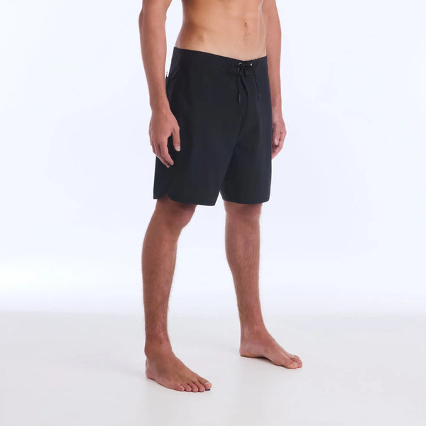 IPD Solid Scallop HI 83 Fit 18&quot; Boardshort Black - IPD – Bob Hurley’s Newest “Old” Idea