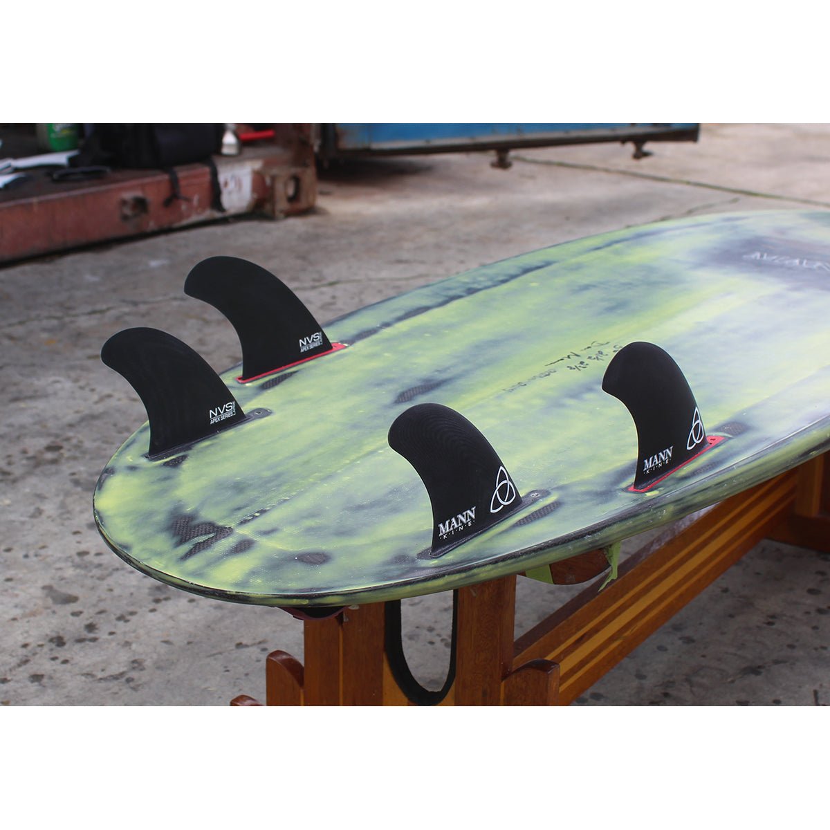 Mannkine Tri - Quad (M, L) - Apex (For Online Purchase Only) - Must - Have for Surfers